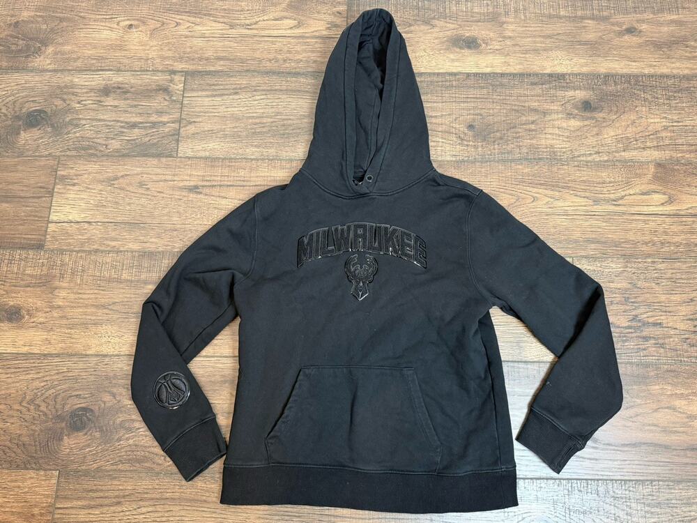 Pro Standard Milwaukee Bucks Triple Black Gloss Pullover Hoodie Women’s Small